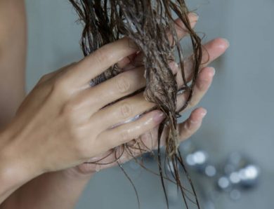 Comment faire pour réparer les cheveux abîmés ?