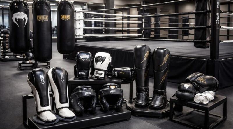 découvrez notre sélection d'équipements de sports de combat professionnels avec les marques venum et everlast, idéaux pour les clubs et athlètes exigeants.